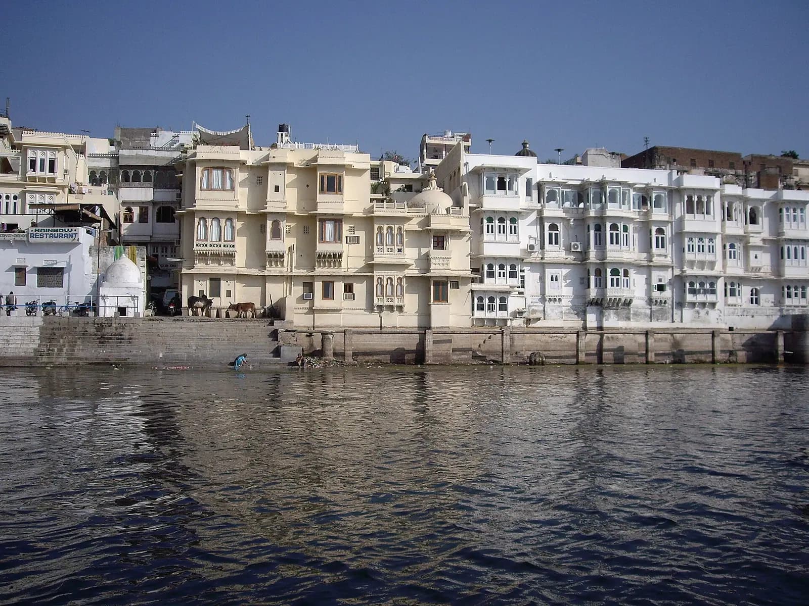 Palaces and ghats along the edge of Lake Pichola at Udaipur, Rajasthan