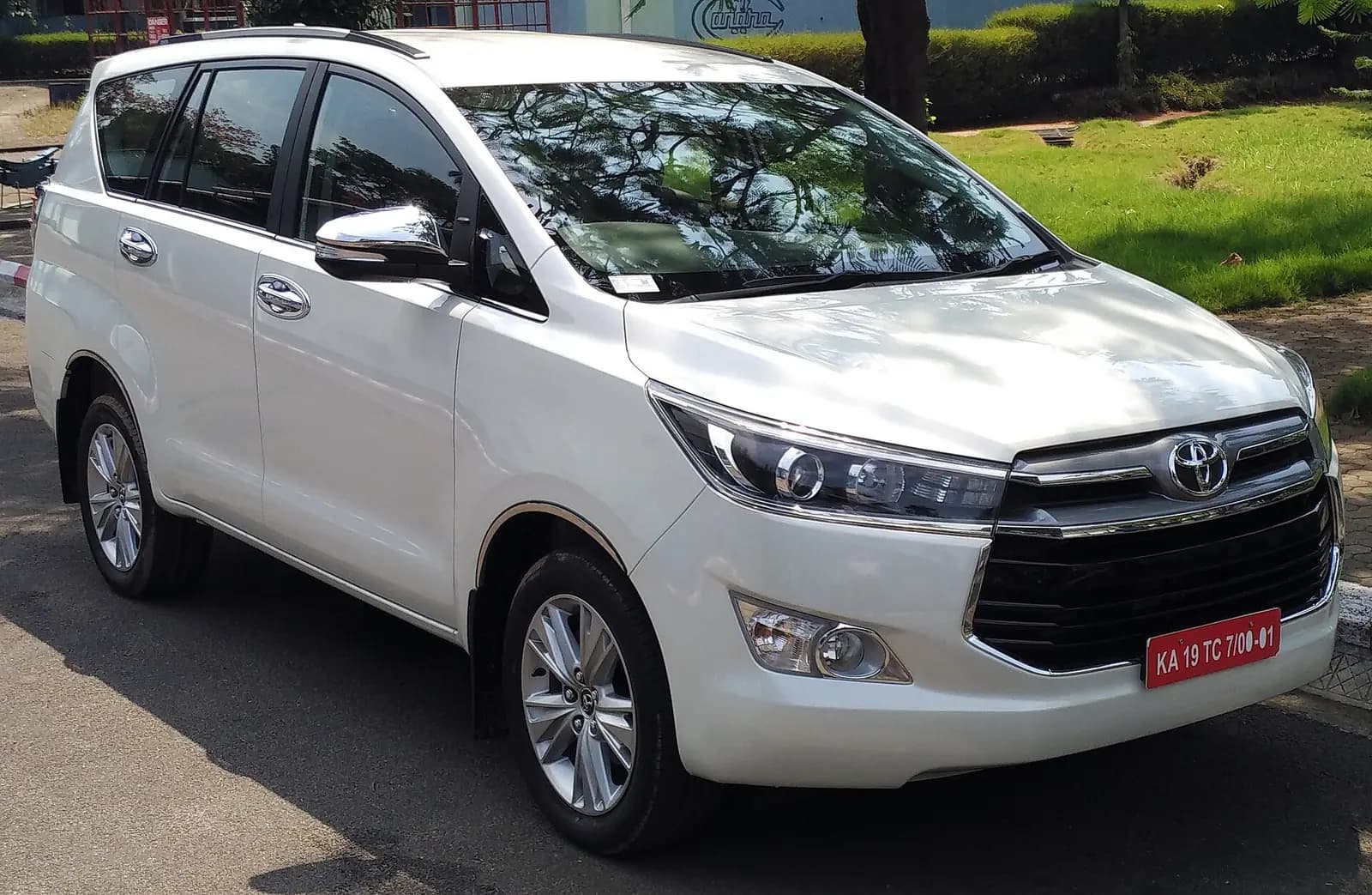 A Toyota Innova Crysta, the usual SUV for Indian hill routes