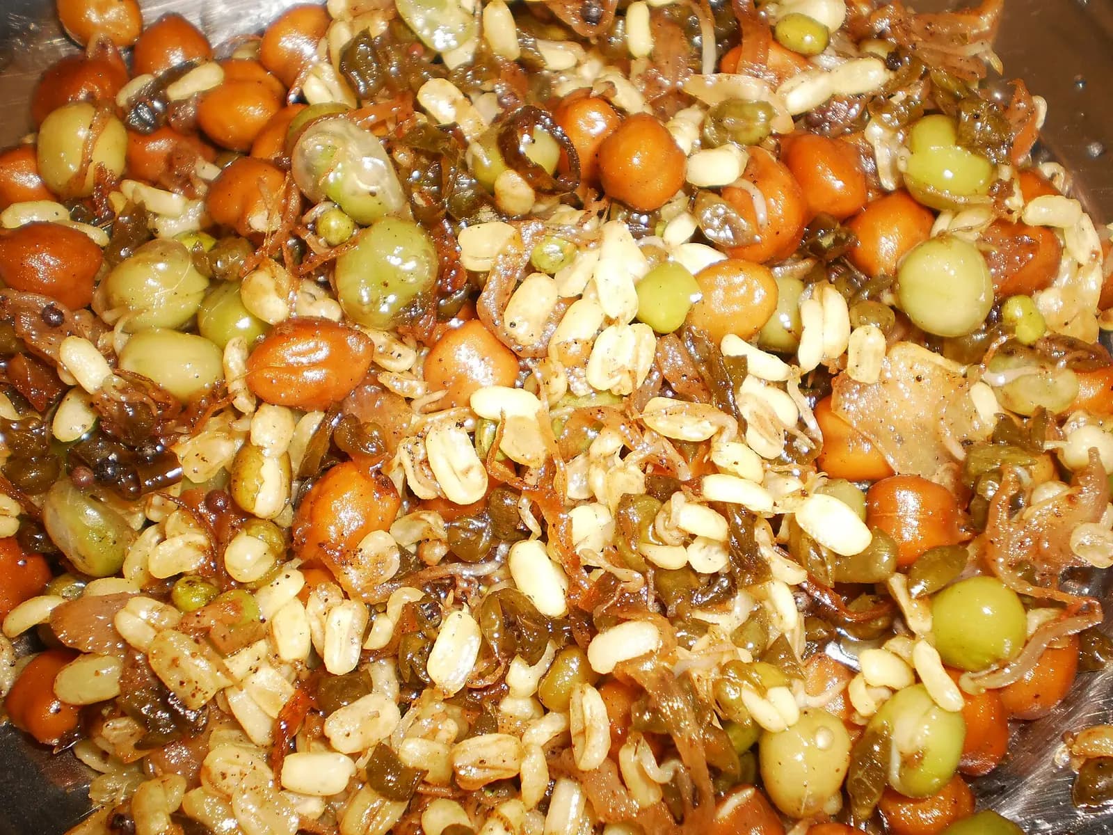 Curry-sprouted-green gram-chickpea