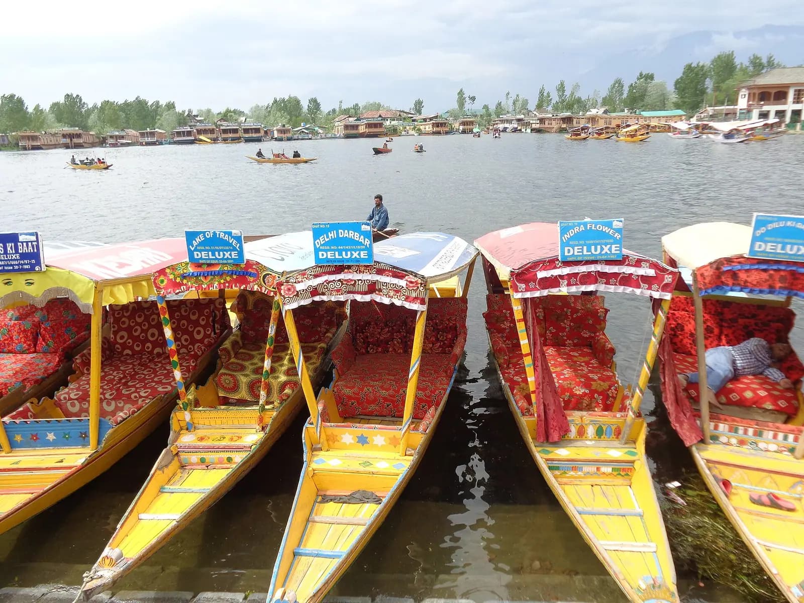 A quiet lake setting of the kind Himachal honeymoon trips are built around