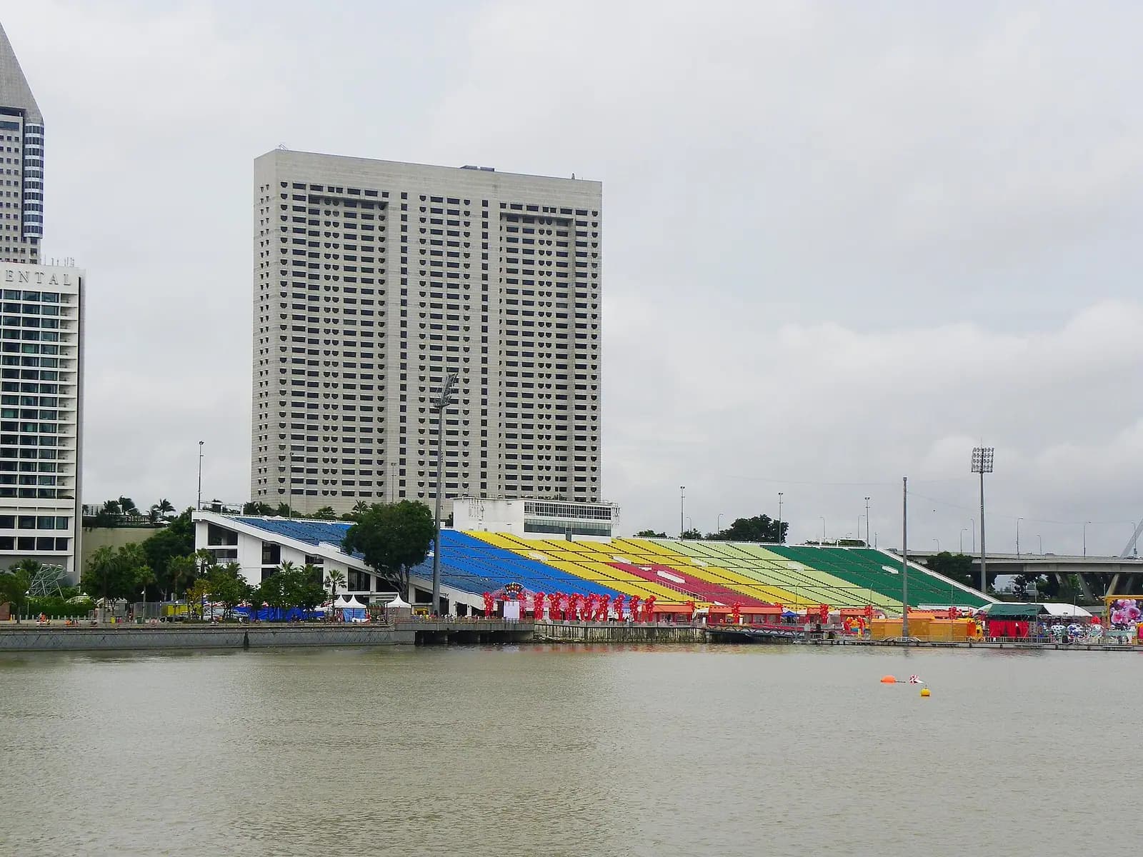 The Merlion statue spouting water at Marina Bay, Singapore